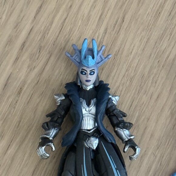Fortnite Ice vs Fire THE ICE QUEEN Figure Micro Series 2.5 inch - Picture 6 of 6